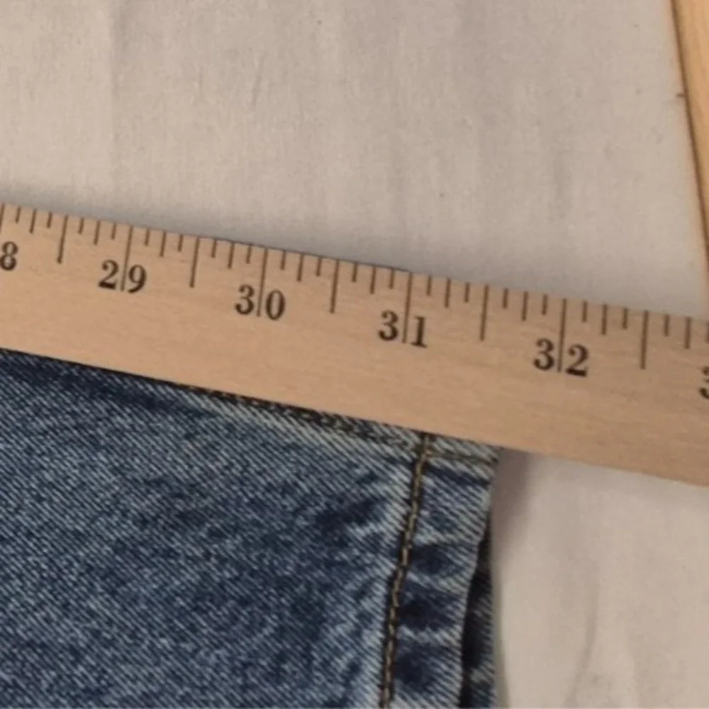 VTG Levi 550 men's relaxed fit medium wash denim blue‎ jeans 36x33 Cotton